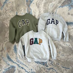 Boy Gap Crewnecks size 4T
